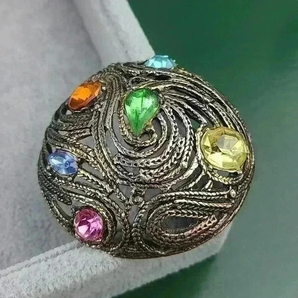 Vintage Jewelry - Antique Silver Tone Dome Shaped Rhinestone Swirled Circle Brooch